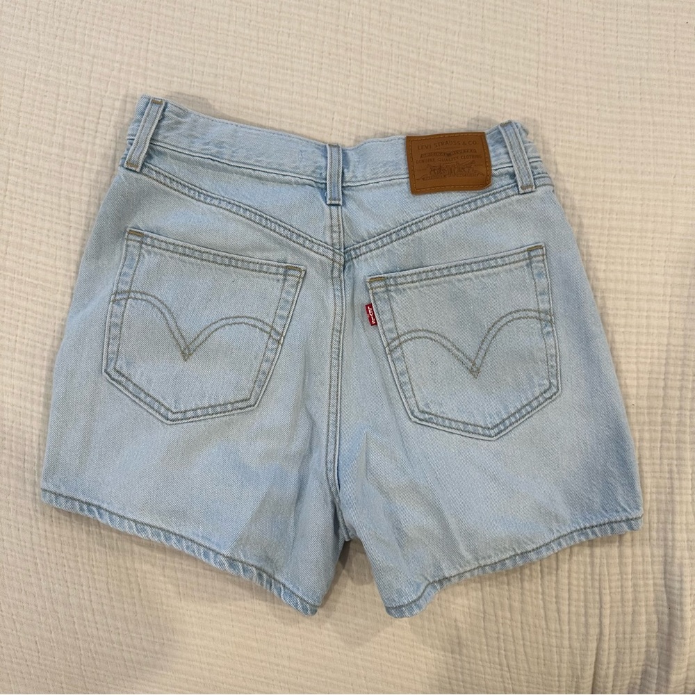 Levi’s High Loose Shorts